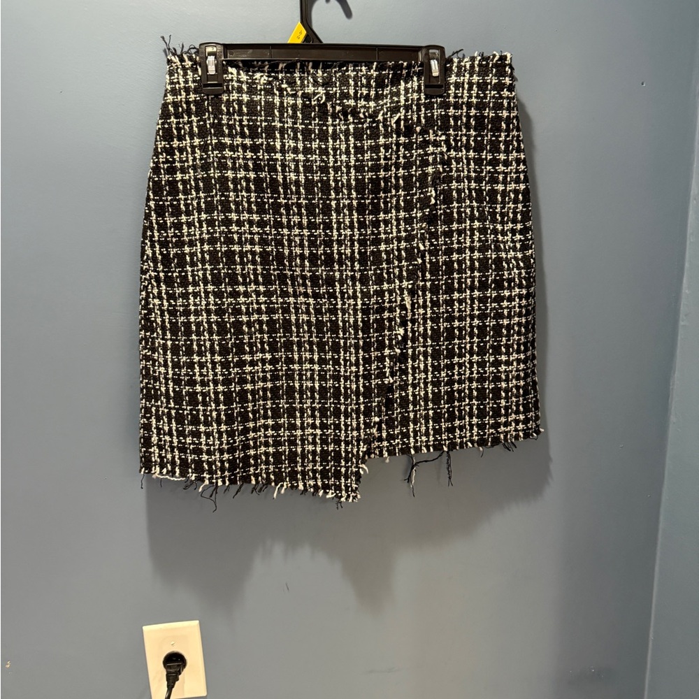 Chic Black and White Tweed Mini Skirt